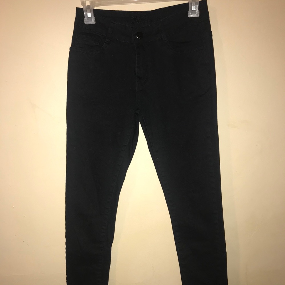3/4 Mid-Rise Black Skinny Jeans